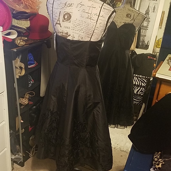 Dress by laundry snelli segal NWT - Picture 5 of 9